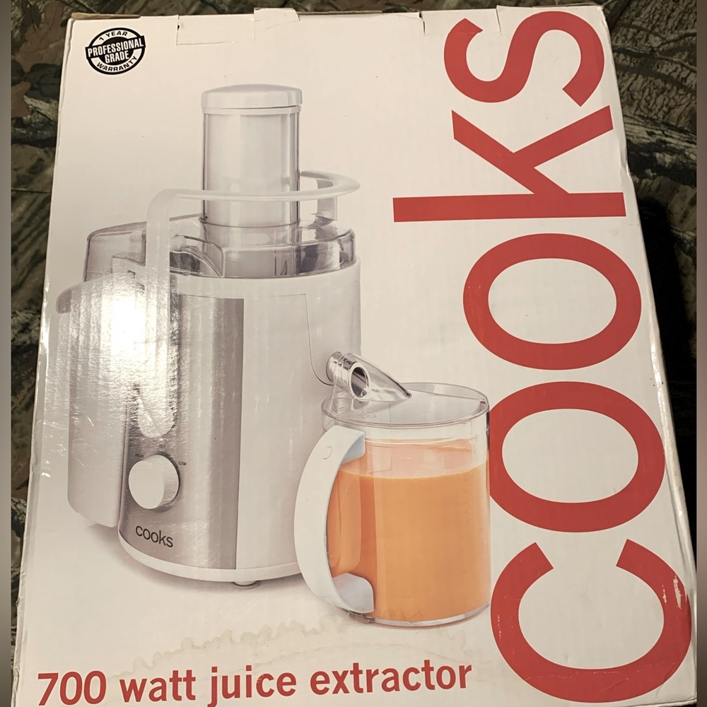 Juicer bought from JCPENNYS. Bought for a gift.